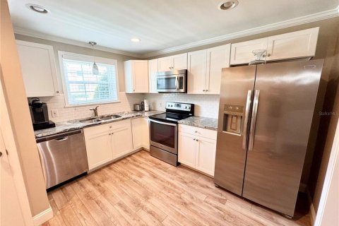 Condominio en alquiler en Orlando, Florida, 3 dormitorios, 152.36 m2 № 1866690 - foto 4