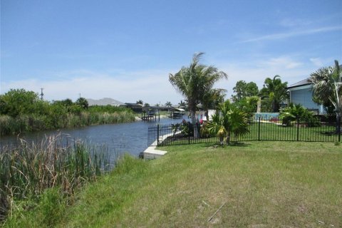 Terrain à vendre à Port Charlotte, Floride № 2233386 - photo 2