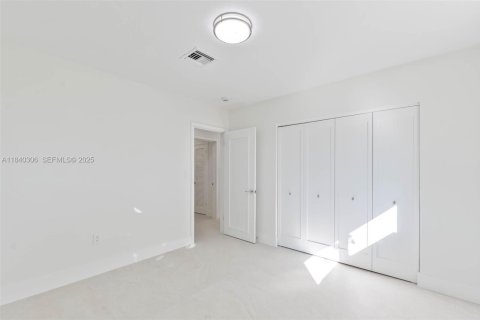 Casa en venta en Palmetto Bay, Florida, 4 dormitorios, 172.15 m2 № 1994416 - foto 15