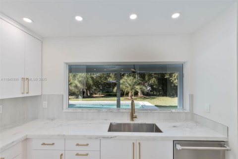 Casa en venta en Palmetto Bay, Florida, 4 dormitorios, 172.15 m2 № 1994416 - foto 7