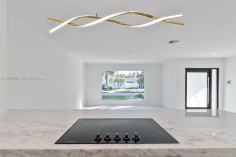 Casa en venta en Palmetto Bay, Florida, 4 dormitorios, 172.15 m2 № 1994416 - foto 8