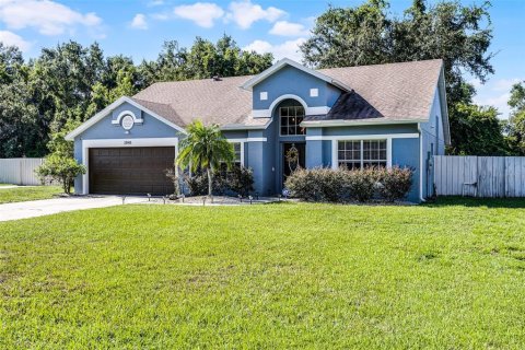 House in Eustis, Florida 3 bedrooms, 166.95 sq.m. № 1886257 - photo 1