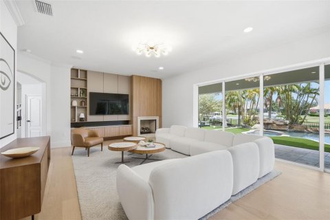 House in Bradenton, Florida 6 bedrooms, 513.75 sq.m. № 2136727 - photo 21