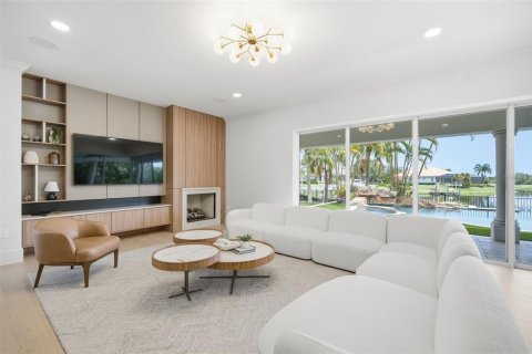 House in Bradenton, Florida 6 bedrooms, 513.75 sq.m. № 2136727 - photo 24