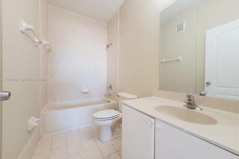 Снять в аренду кондоминиум в Хомстед, Флорида 3 спальни, 108.32м2, № 2027558 - фото 7