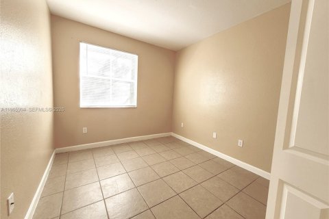 Снять в аренду кондоминиум в Хомстед, Флорида 3 спальни, 108.32м2, № 2027558 - фото 13