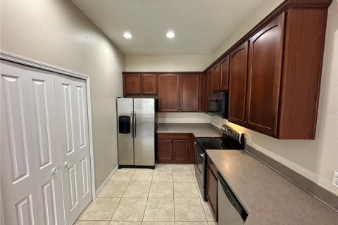 Touwnhouse à louer à Orlando, Floride: 2 chambres, 121.24 m2 № 2091517 - photo 4