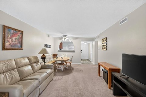 Condo in Ormond Beach, Florida, 2 bedrooms  № 2222955 - photo 11