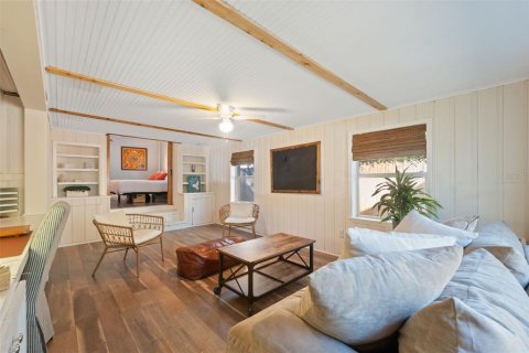 House in Clearwater, Florida 4 bedrooms, 232.63 sq.m. № 2093325 - photo 16