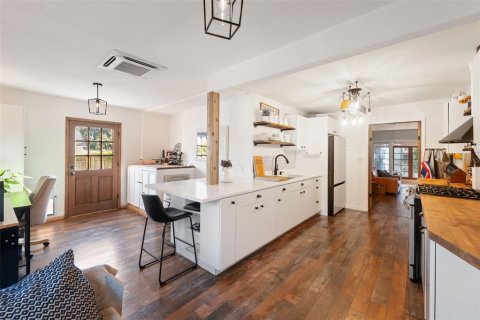 House in Clearwater, Florida 4 bedrooms, 232.63 sq.m. № 2093325 - photo 7