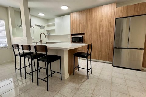 Condominio en venta en Hollywood, Florida, 1 dormitorio, 69.86 m2 № 1938837 - foto 5