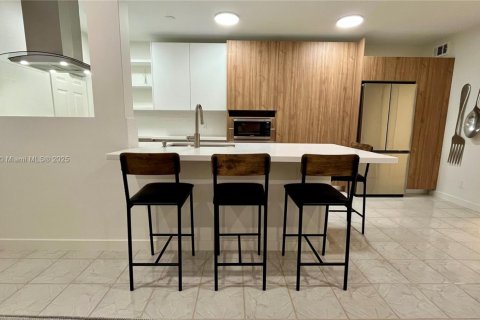 Condo in Hollywood, Florida, 1 bedroom  № 1938837 - photo 6