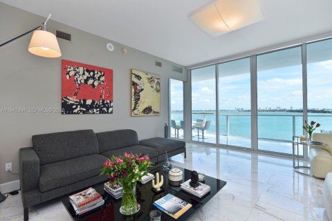 Снять в аренду кондоминиум в Майами, Флорида 2 спальни, 155.43м2, № 2003658 - фото 7