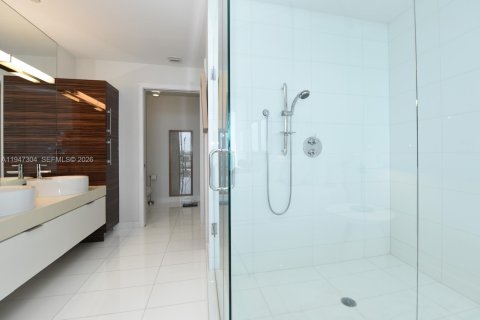Снять в аренду кондоминиум в Майами, Флорида 2 спальни, 155.43м2, № 2003658 - фото 9