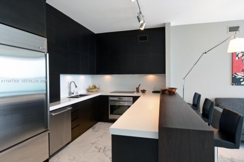 Снять в аренду кондоминиум в Майами, Флорида 2 спальни, 155.43м2, № 2003658 - фото 6