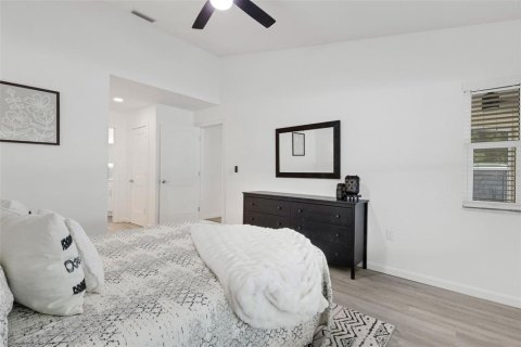 Condo in Venice, Florida, 2 bedrooms  № 2205872 - photo 22