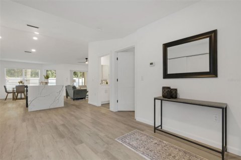 Condo in Venice, Florida, 2 bedrooms  № 2205872 - photo 4