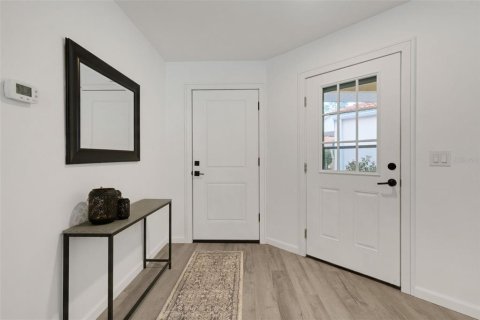 Condo in Venice, Florida, 2 bedrooms  № 2205872 - photo 2