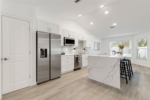 Condo in Venice, Florida, 2 bedrooms  № 2205872 - photo 5