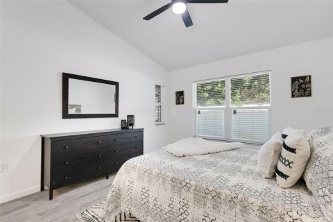 Condo in Venice, Florida, 2 bedrooms  № 2205872 - photo 20