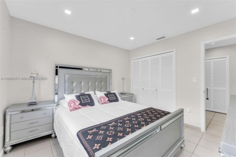 Купить виллу или дом в Майами, Флорида 4 спальни, 227.61м2, № 1990036 - фото 16