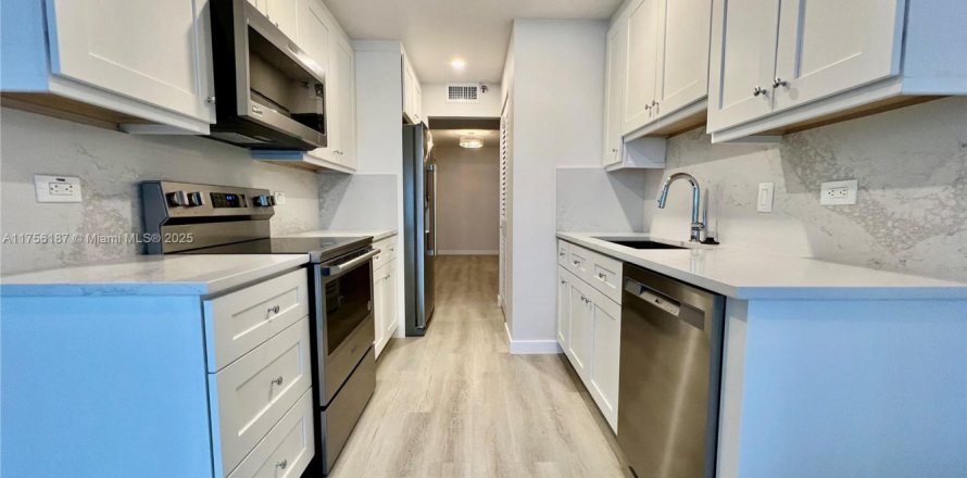 Condominio en Hollywood, Florida, 1 dormitorio  № 1692610