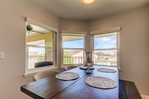 Condo in Saint Petersburg, Florida, 2 bedrooms  № 1883573 - photo 26