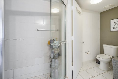Copropriété à vendre à North Bay Village, Floride: 2 chambres, 113.43 m2 № 1728760 - photo 30