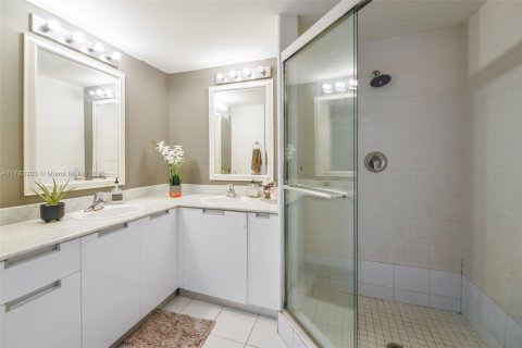 Copropriété à vendre à North Bay Village, Floride: 2 chambres, 113.43 m2 № 1728760 - photo 29