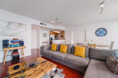 Condo in North Bay Village, Florida, 2 bedrooms  № 1728760 - photo 21