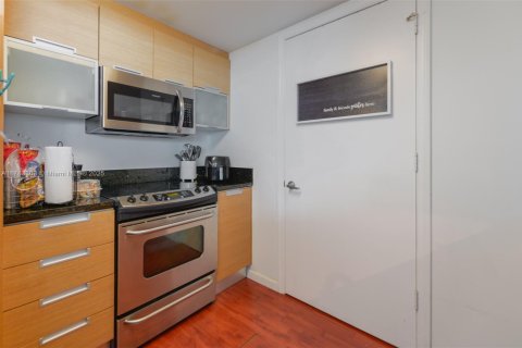 Condo in North Bay Village, Florida, 2 bedrooms  № 1728760 - photo 26