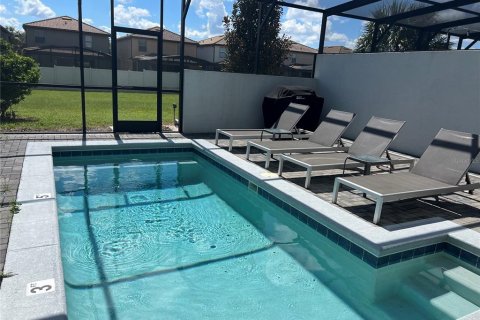 Townhouse in Kissimmee, Florida 5 bedrooms, 210.24 sq.m. № 1548175 - photo 1