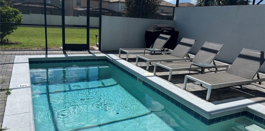 Townhouse in Kissimmee, Florida 5 bedrooms, 210.24 sq.m. № 1548175