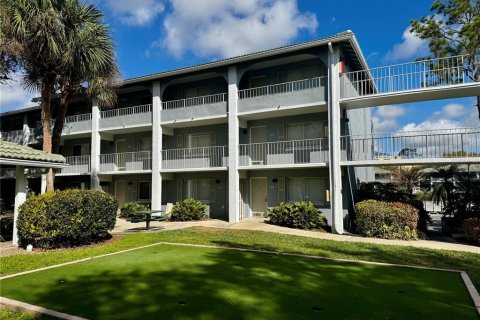 Condo in Altamonte Springs, Florida, 2 bedrooms № 2214162 - photo 16