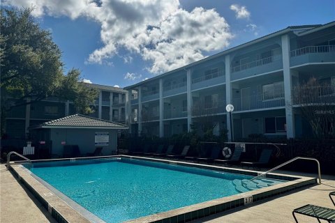 Condo in Altamonte Springs, Florida, 2 bedrooms № 2214162 - photo 13