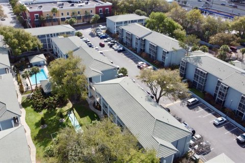 Condo in Altamonte Springs, Florida, 2 bedrooms № 2214162 - photo 17