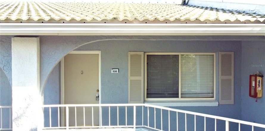 Condo in Altamonte Springs, Florida, 2 bedrooms № 2214162