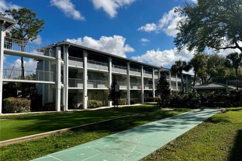 Condo in Altamonte Springs, Florida, 2 bedrooms № 2214162 - photo 14