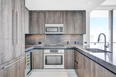 Copropriété à vendre à Miami, Floride: 2 chambres, 117.43 m2 № 1699146 - photo 5