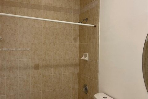 Villa ou maison à louer à Miami Lakes, Floride: 4 chambres, 215.81 m2 № 1941522 - photo 6