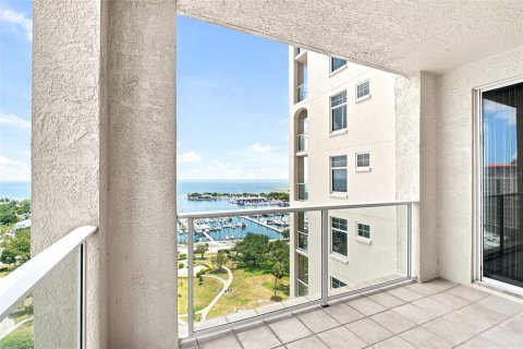 Copropriété à vendre à Saint Petersburg, Floride: 3 chambres, 232.26 m2 № 2115249 - photo 23