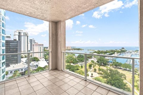 Copropriété à vendre à Saint Petersburg, Floride: 3 chambres, 232.26 m2 № 2115249 - photo 22