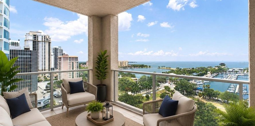 Condo à Saint Petersburg, Floride, 3 chambres № 2115249