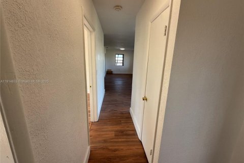 Villa ou maison à louer à Miami Gardens, Floride: 3 chambres, 136.94 m2 № 1971358 - photo 9