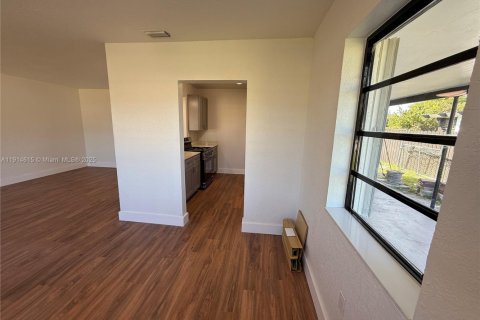 Villa ou maison à louer à Miami Gardens, Floride: 3 chambres, 136.94 m2 № 1971358 - photo 5