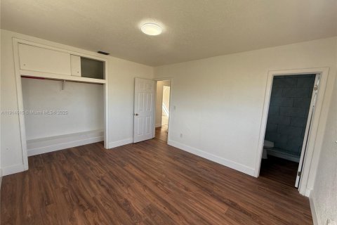 Villa ou maison à louer à Miami Gardens, Floride: 3 chambres, 136.94 m2 № 1971358 - photo 13