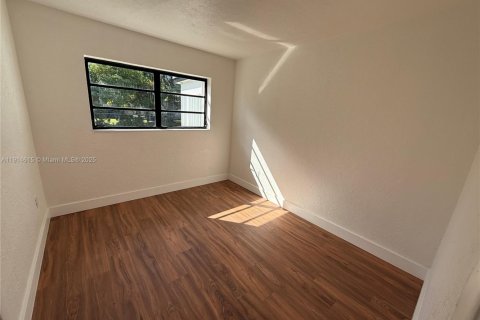 Villa ou maison à louer à Miami Gardens, Floride: 3 chambres, 136.94 m2 № 1971358 - photo 10