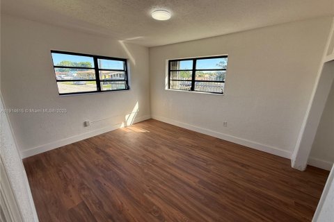 Villa ou maison à louer à Miami Gardens, Floride: 3 chambres, 136.94 m2 № 1971358 - photo 14