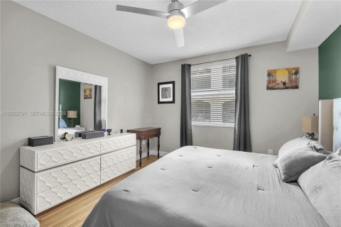 Condo in Sunny Isles Beach, Florida, 3 bedrooms № 2068697 - photo 28