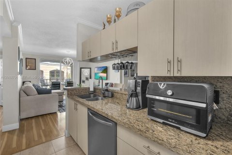 Condo in Sunny Isles Beach, Florida, 3 bedrooms № 2068697 - photo 26